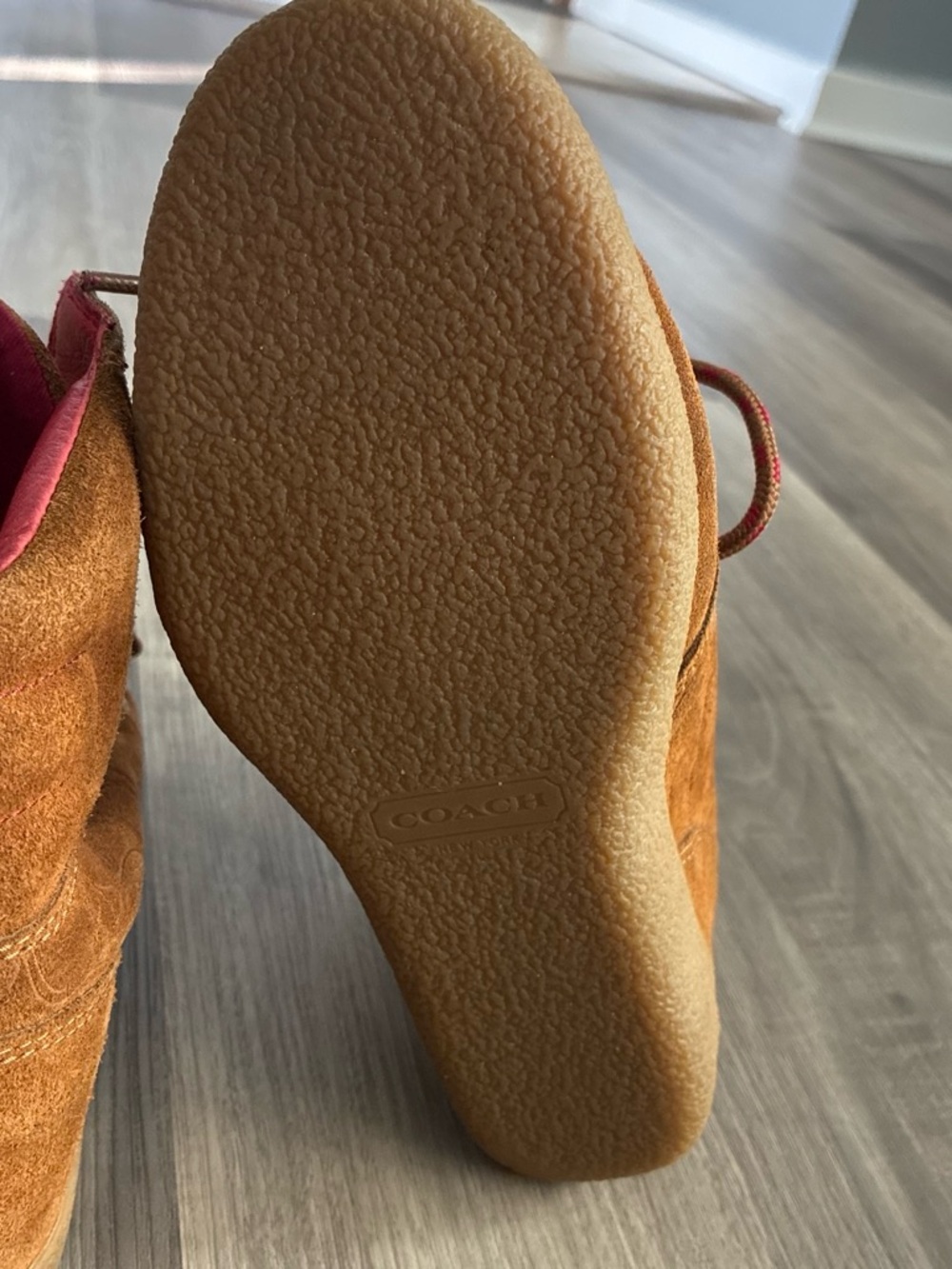 Coach Noelle wedge sneaker boots in a women's size 7.5 - Picture 8 of 8